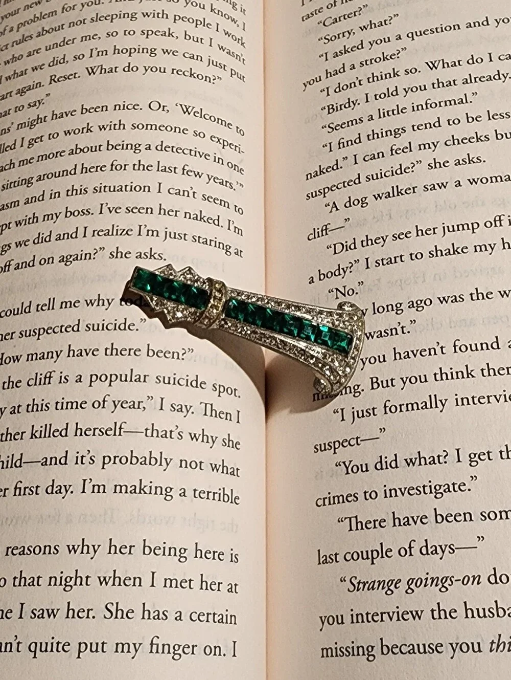 Vintage Art Deco Inspired Emerald Green Rhinestone Metal Dress Clip Brooch